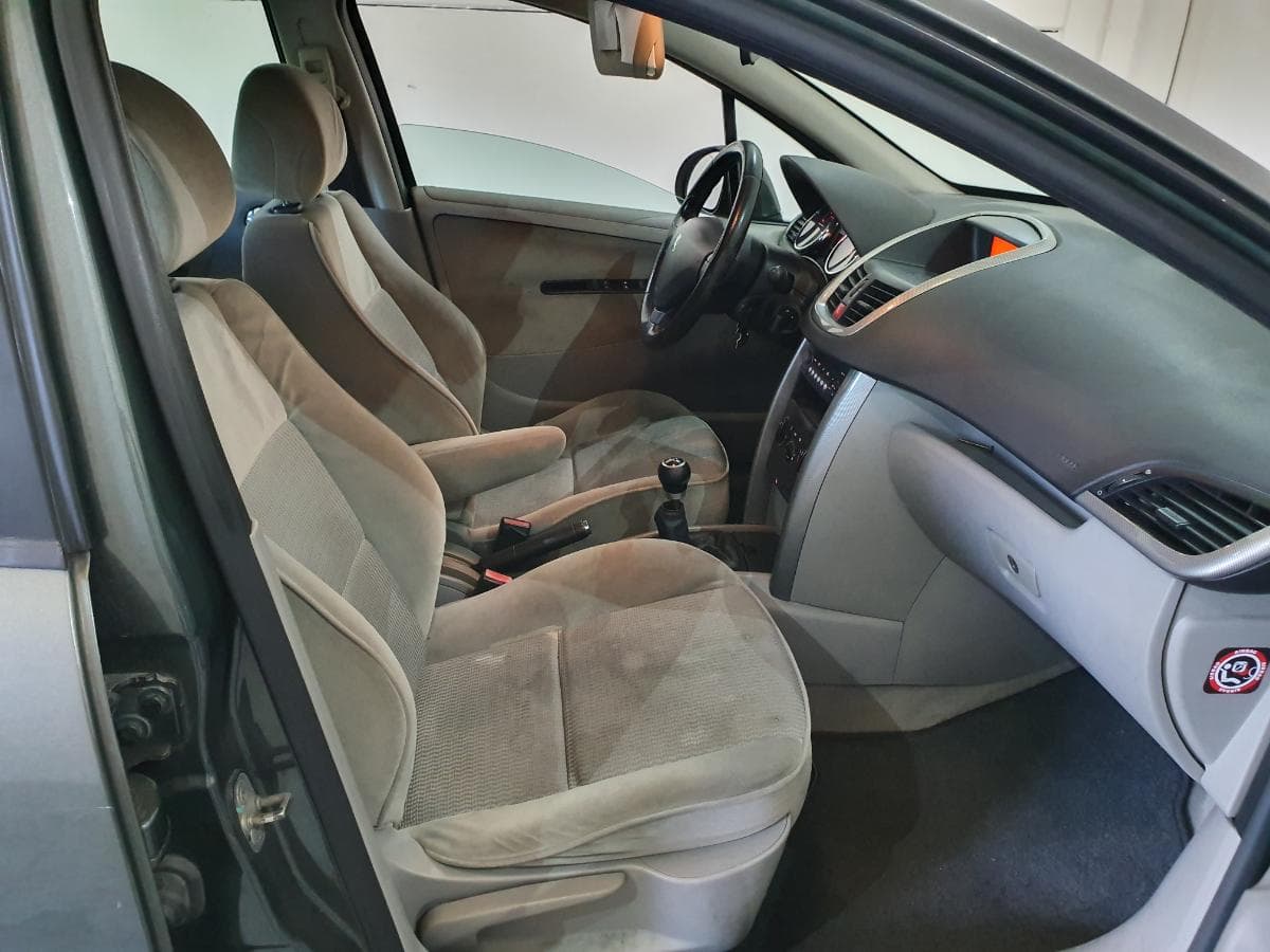 Peugeot 207 1.4 HDI · Ano 2006 — image 16