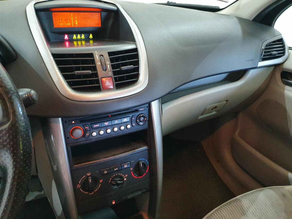 Peugeot 207 1.4 HDI · Ano 2006 — image 20