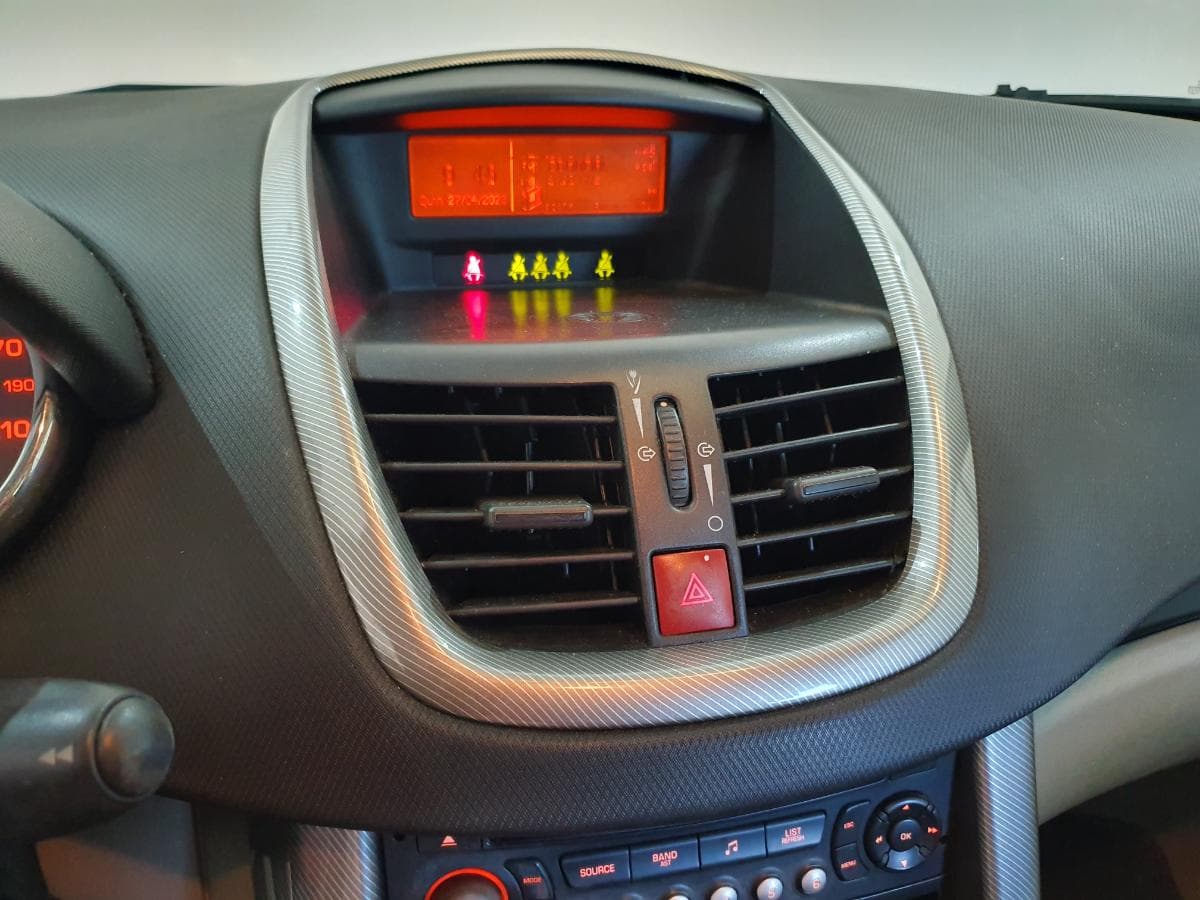 Peugeot 207 1.4 HDI · Ano 2006 — image 21