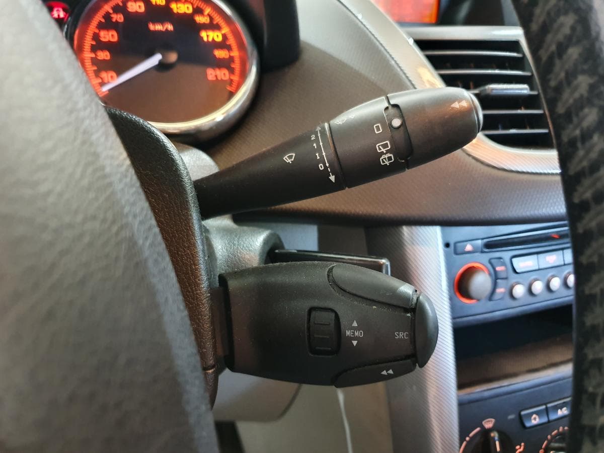 Peugeot 207 1.4 HDI · Ano 2006 — image 24