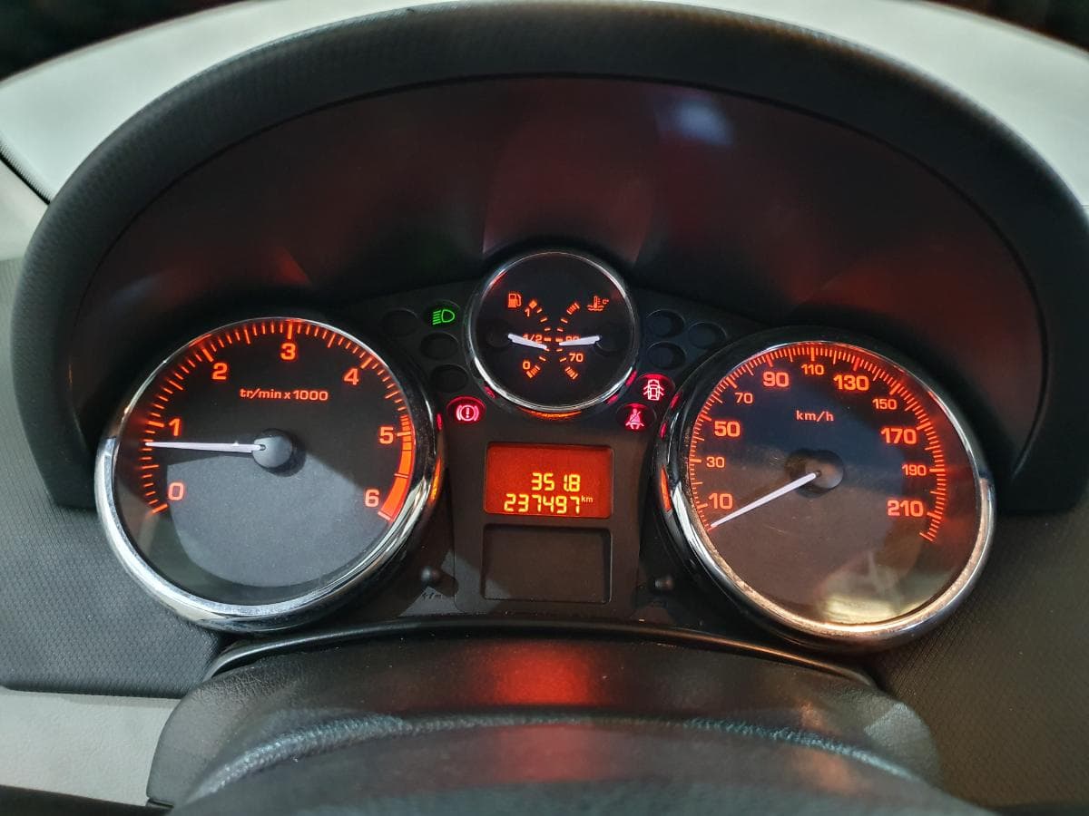Peugeot 207 1.4 HDI · Ano 2006 — image 25