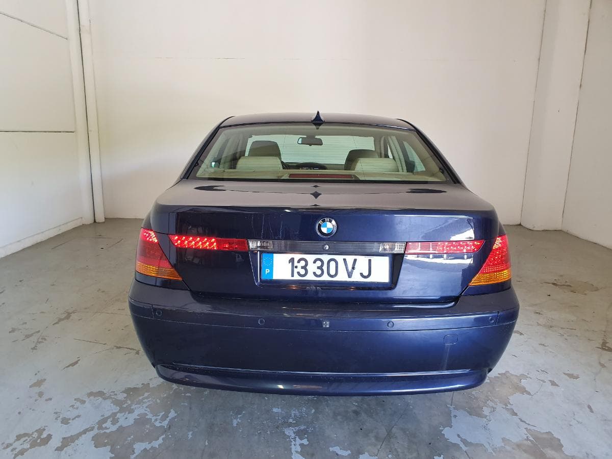 BMW 730D · Ano 2003 — image 10