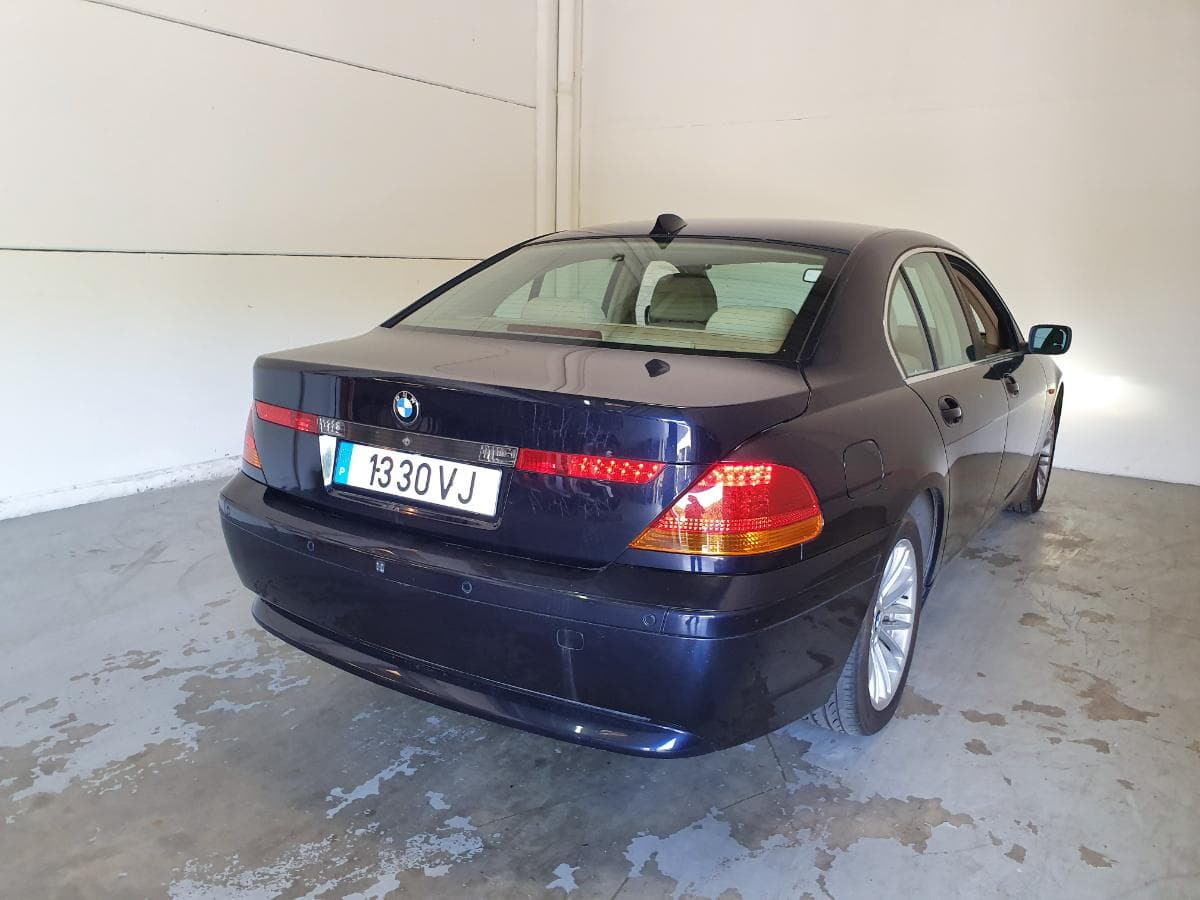 BMW 730D · Ano 2003 — image 9