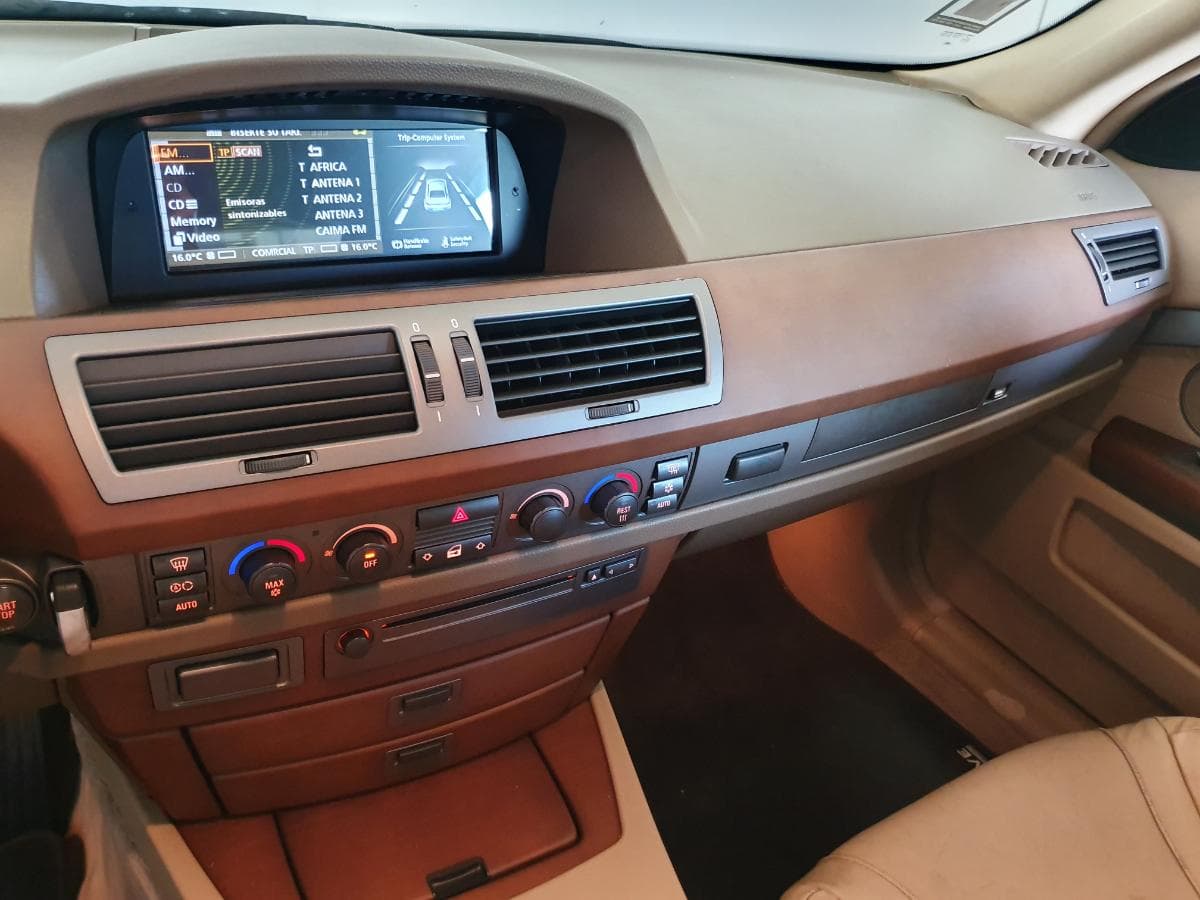 BMW 730D · Ano 2003 — image 21