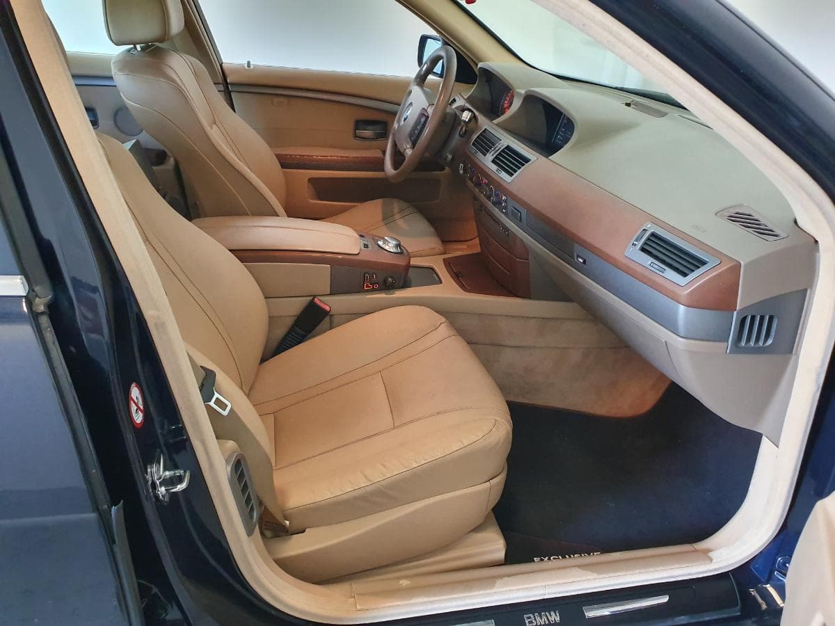 BMW 730D · Ano 2003 — image 24