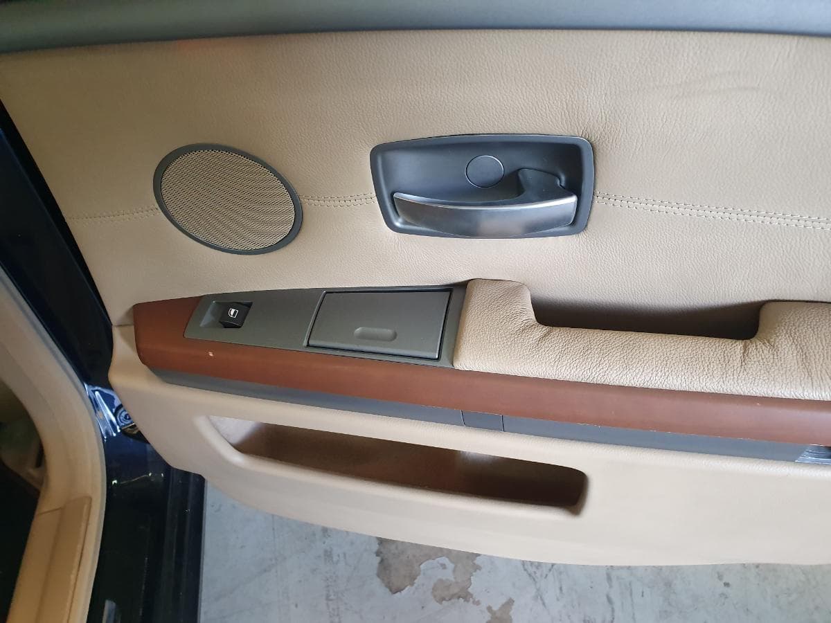 BMW 730D · Ano 2003 — image 31