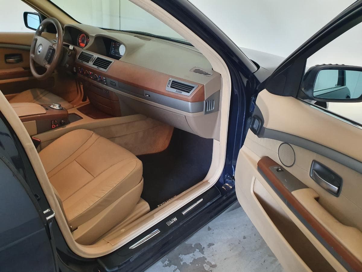 BMW 730D · Ano 2003 — image 36