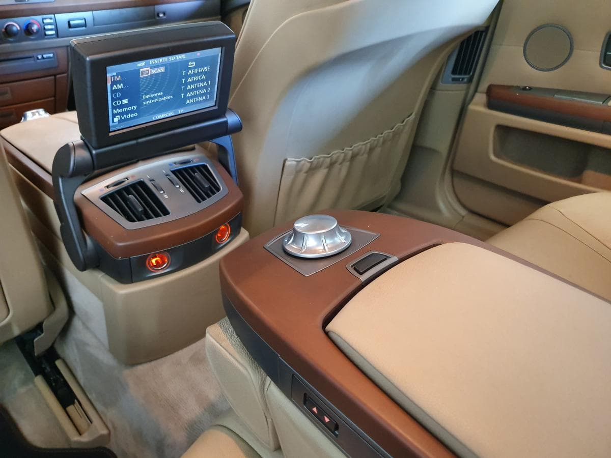 BMW 730D · Ano 2003 — image 38