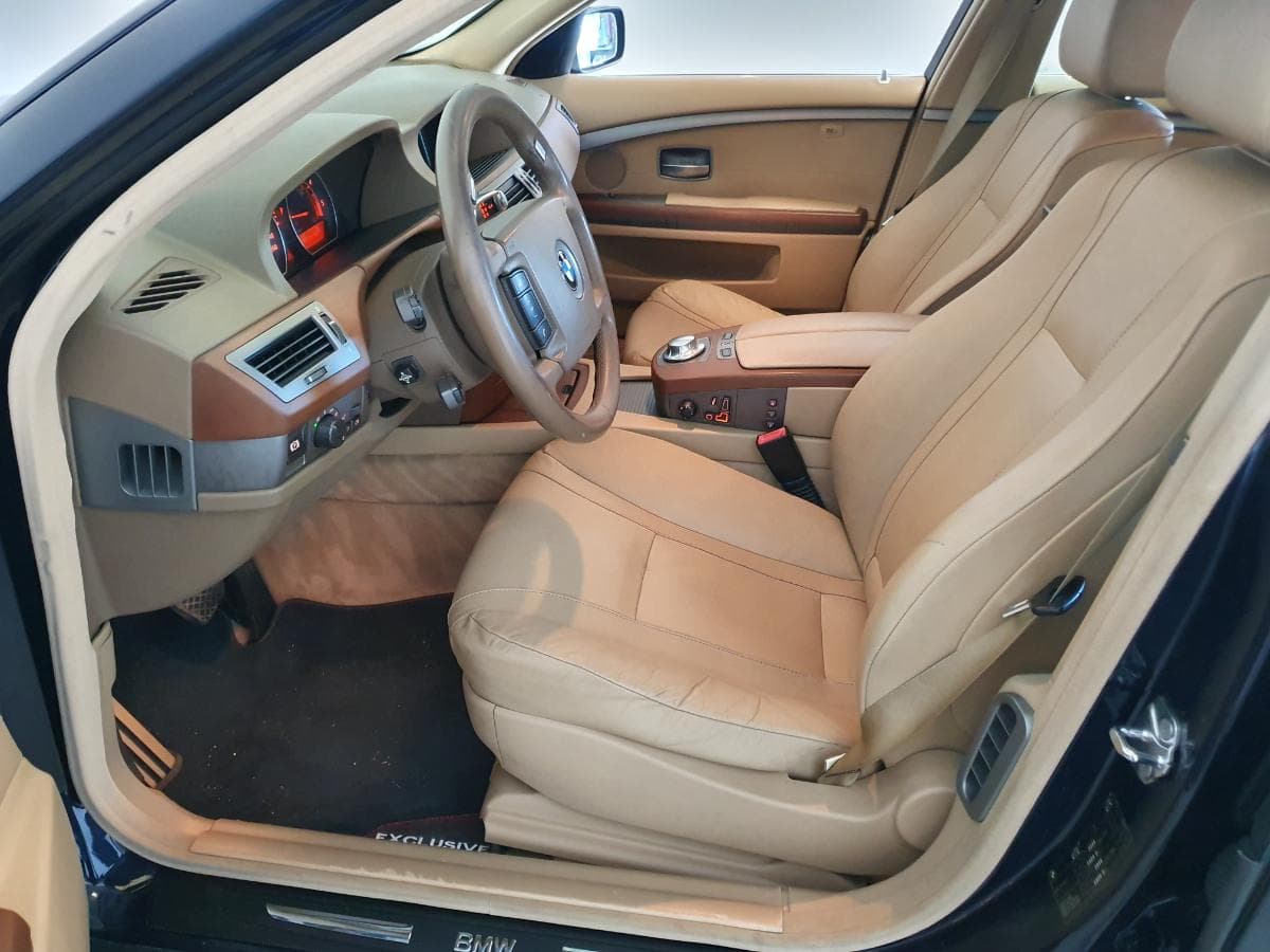 BMW 730D · Ano 2003 — image 44