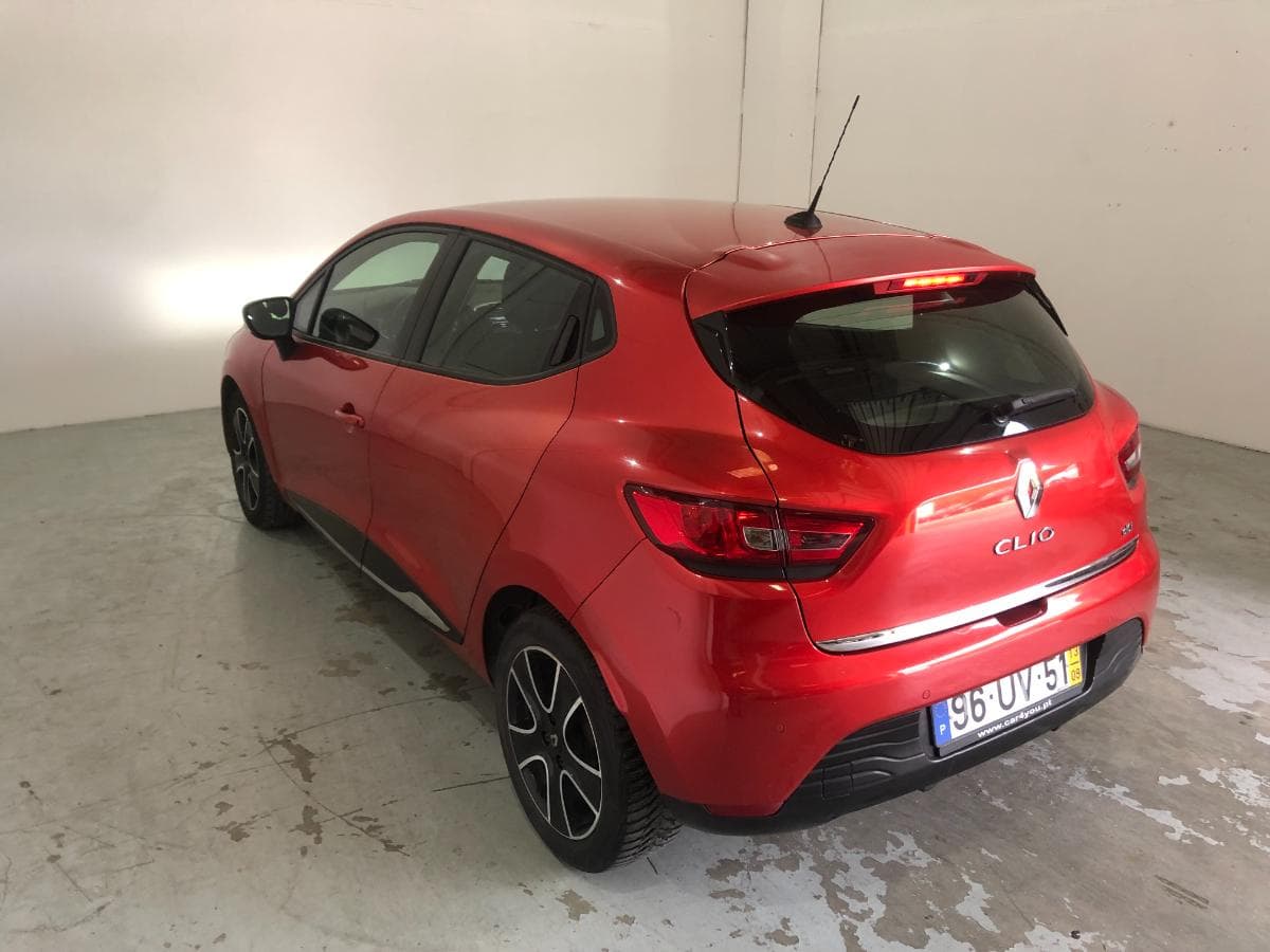Renault Clio 1.5 DCI · Ano 2013 — imagen 10