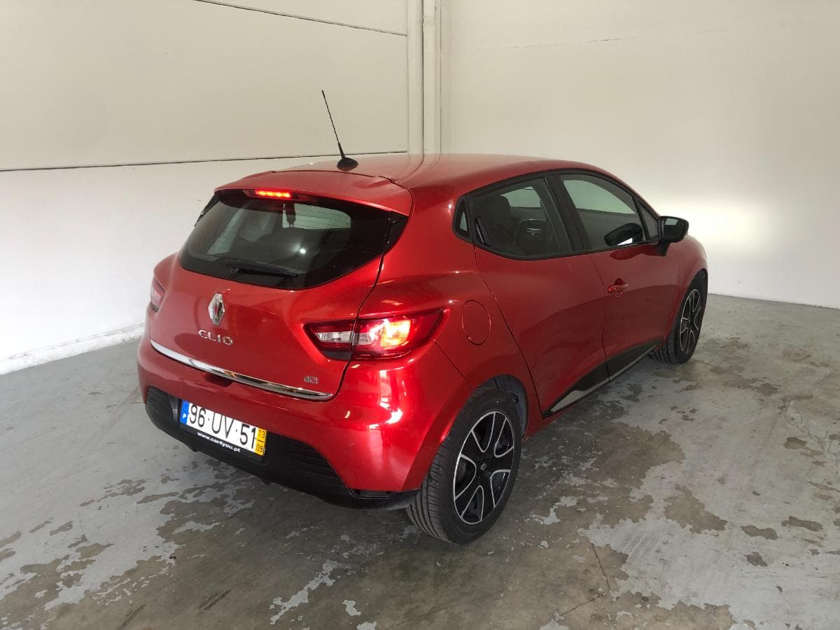 Renault Clio 1.5 DCI · Ano 2013 — imagen 9