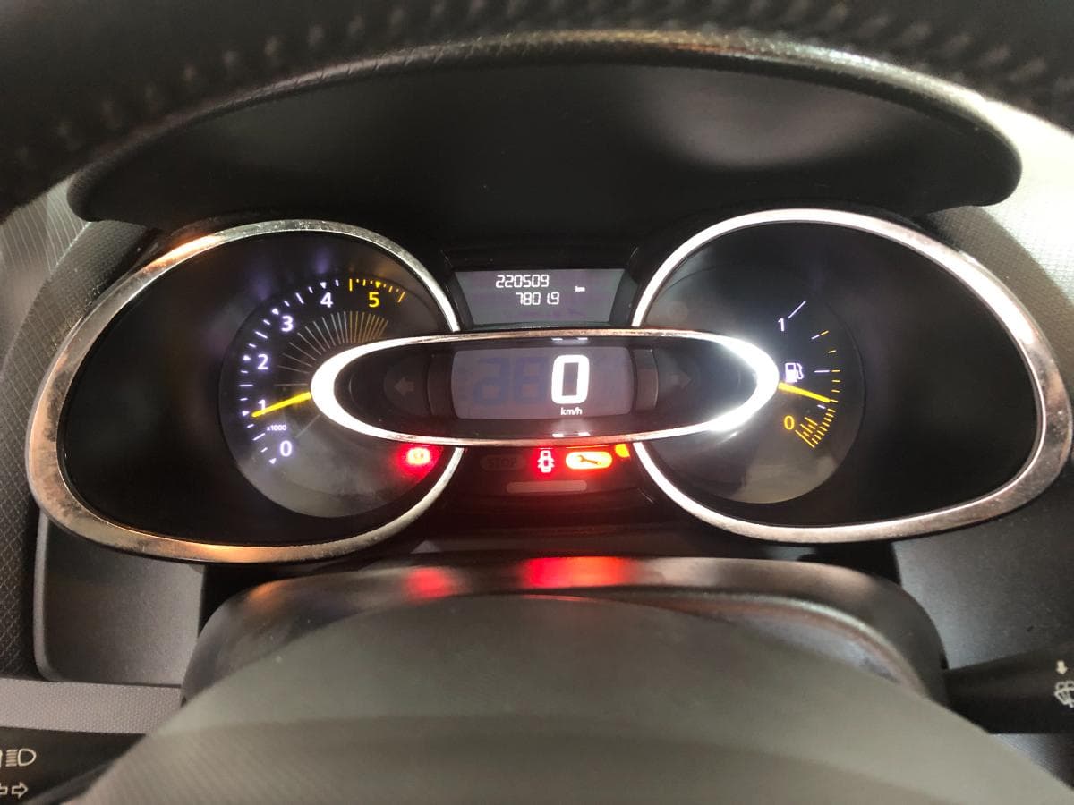 Renault Clio 1.5 DCI · Ano 2013 — imagen 21
