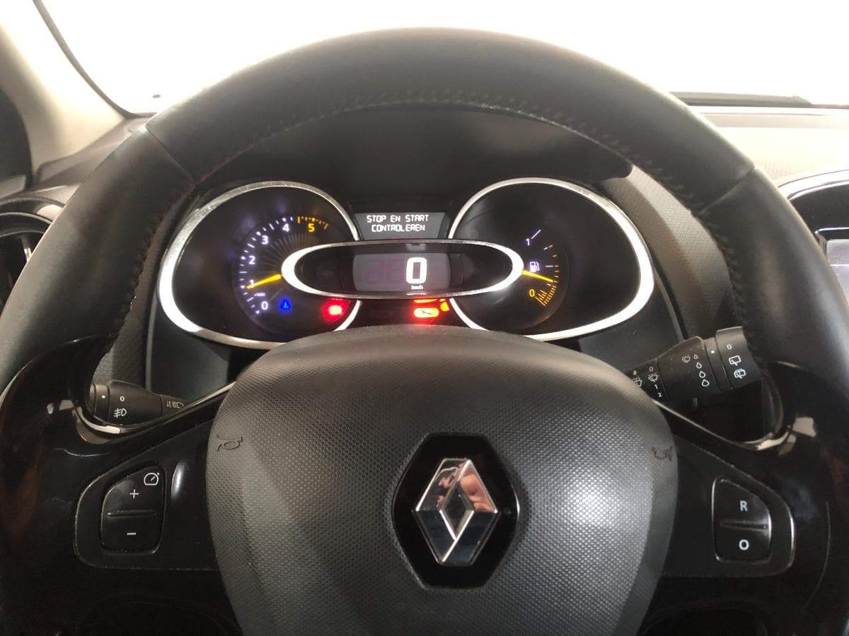 Renault Clio 1.5 DCI · Ano 2013 — imagen 29