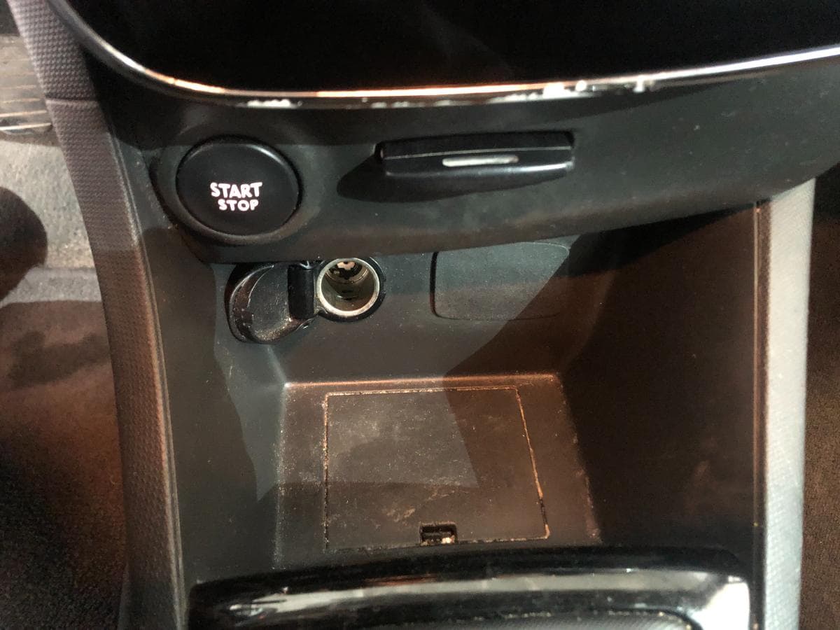 Renault Clio 1.5 DCI · Ano 2013 — imagen 28