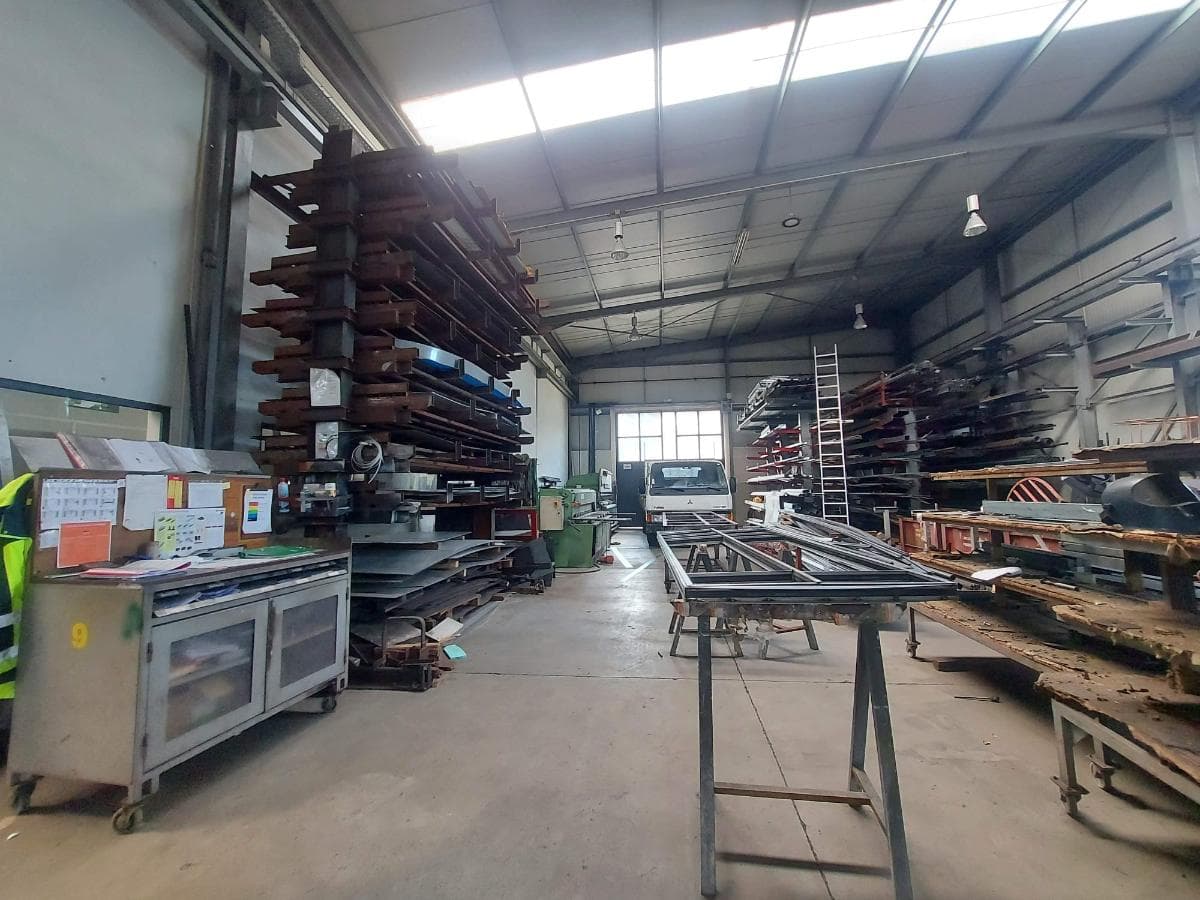 Armazém Industrial (3 Pisos) c/ logradouro· Santa Maria da Feira — imagen 9