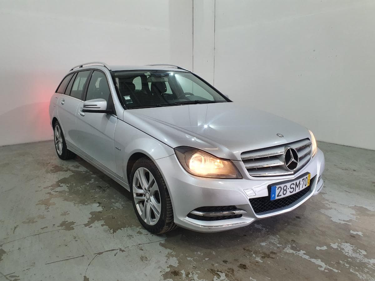 Mercedes-Benz C220 CDI · Ano 2011 — imagen 1