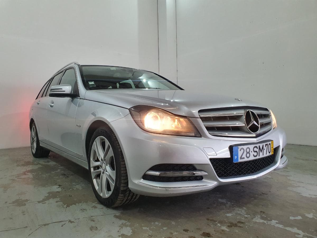 Mercedes-Benz C220 CDI · Ano 2011 — imagen 2