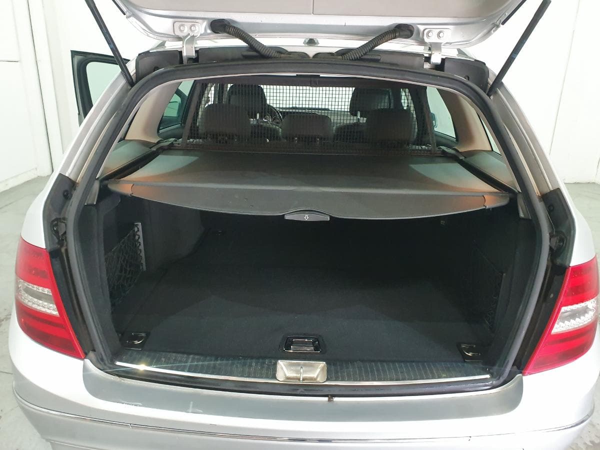 Mercedes-Benz C220 CDI · Ano 2011 — imagen 8