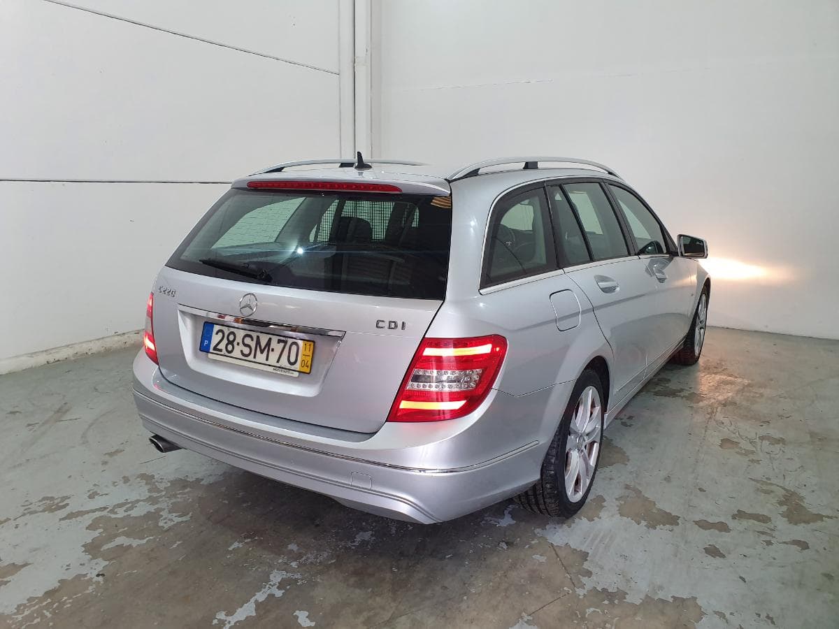 Mercedes-Benz C220 CDI · Ano 2011 — imagen 11