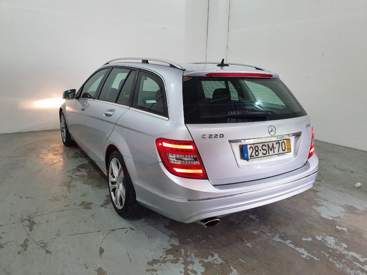 Mercedes-Benz C220 CDI · Ano 2011 — imagen 12