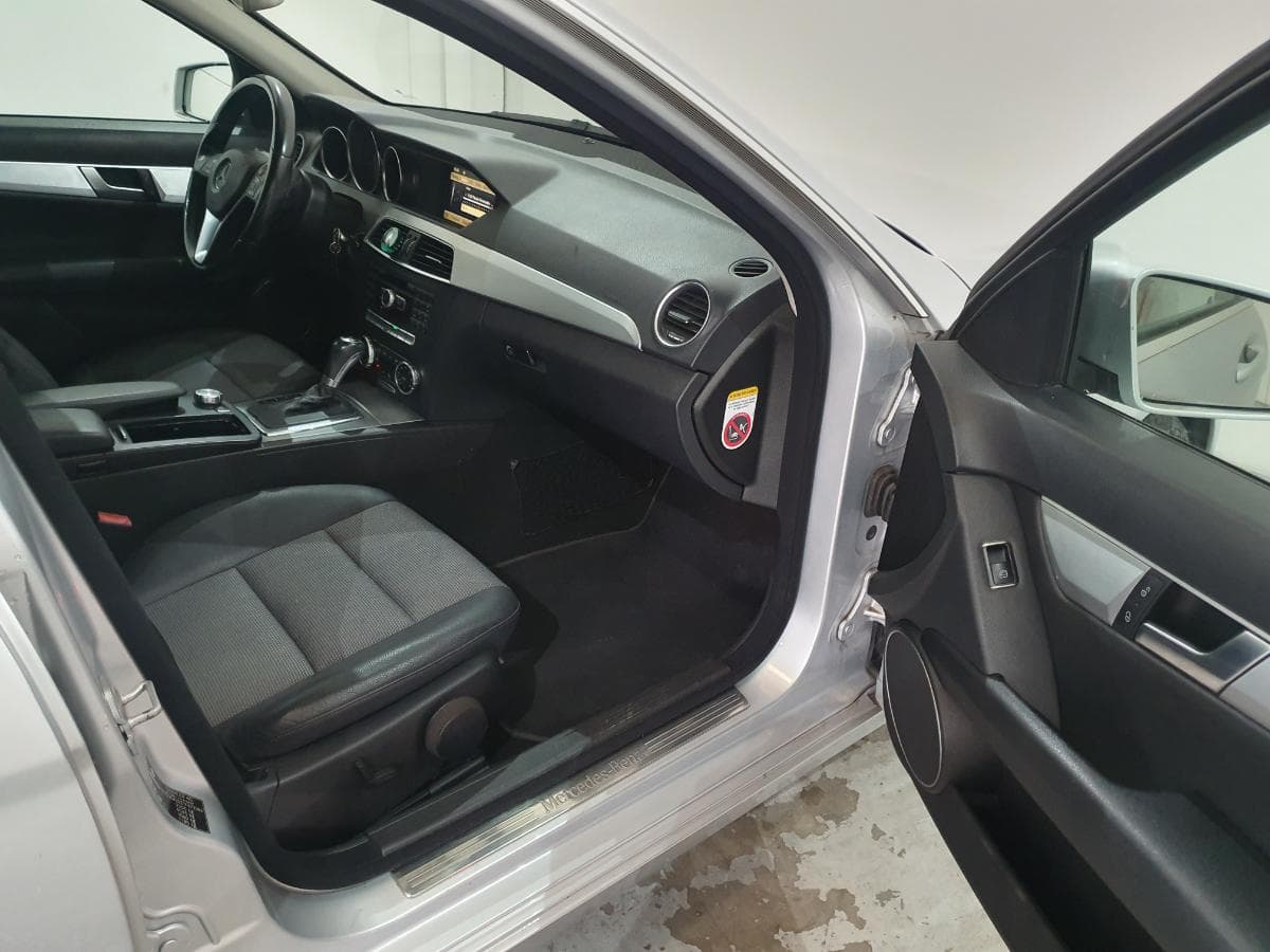 Mercedes-Benz C220 CDI · Ano 2011 — imagen 26