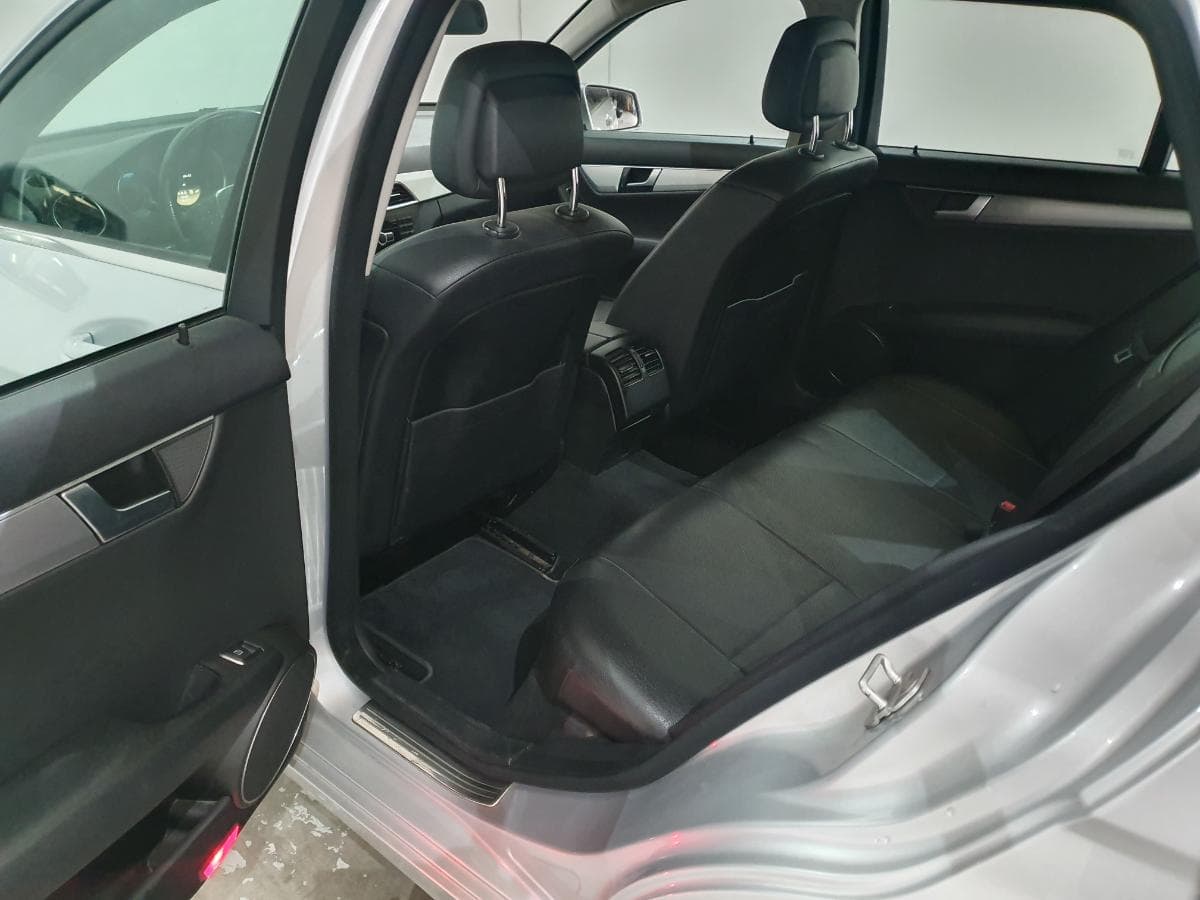 Mercedes-Benz C220 CDI · Ano 2011 — imagen 27