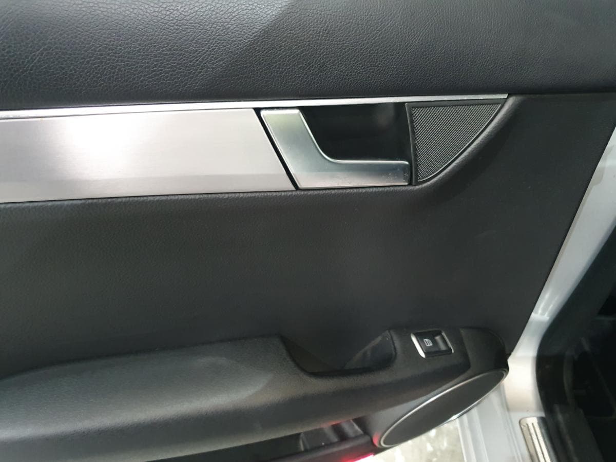 Mercedes-Benz C220 CDI · Ano 2011 — imagen 28