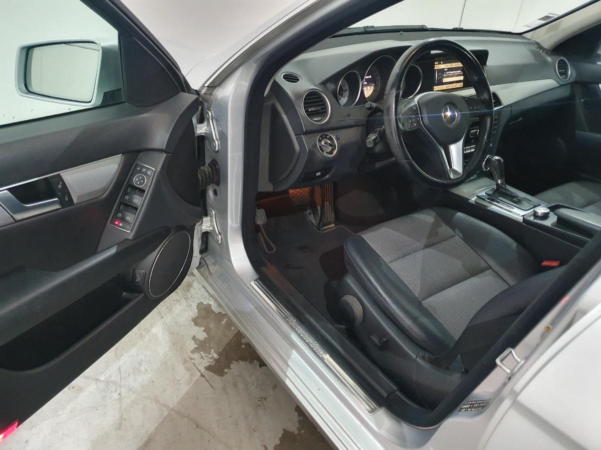 Mercedes-Benz C220 CDI · Ano 2011 — imagen 23