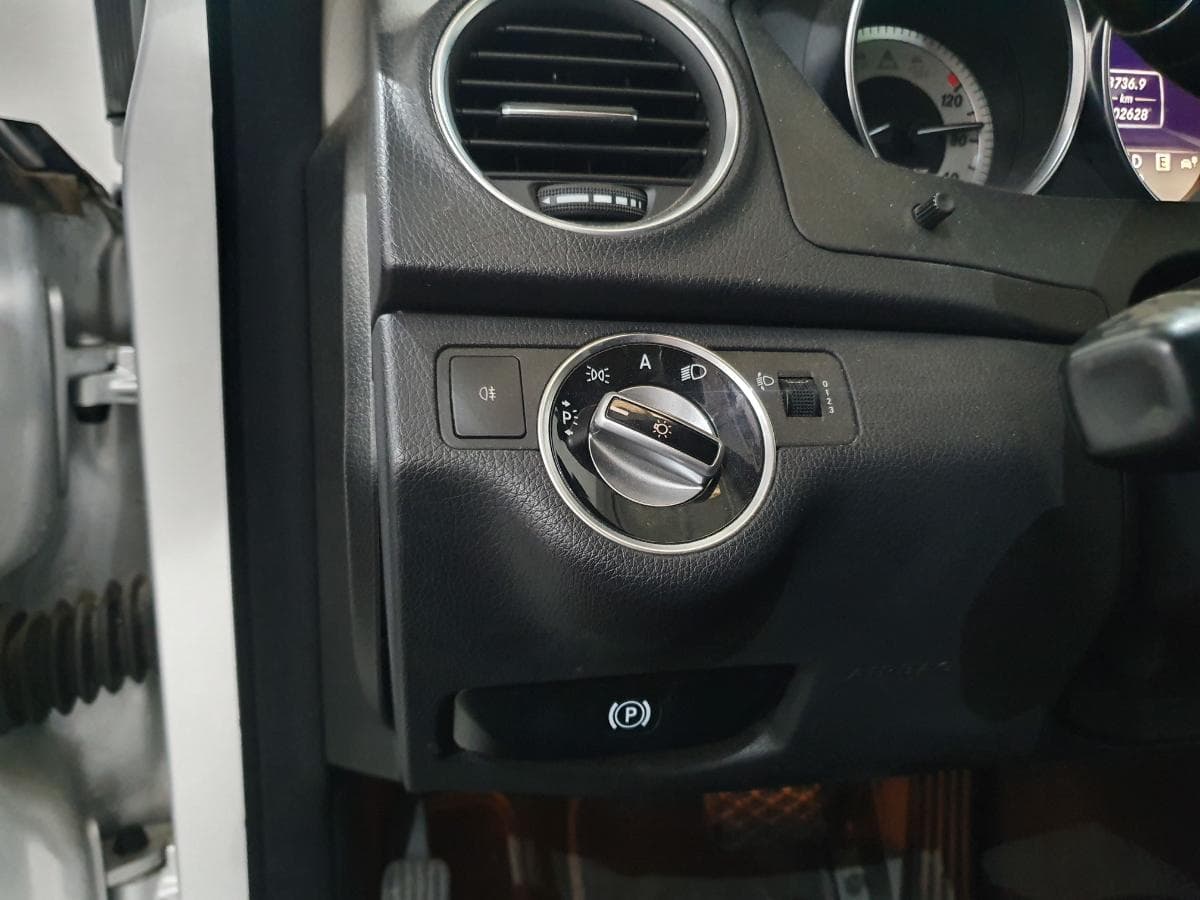 Mercedes-Benz C220 CDI · Ano 2011 — imagen 33