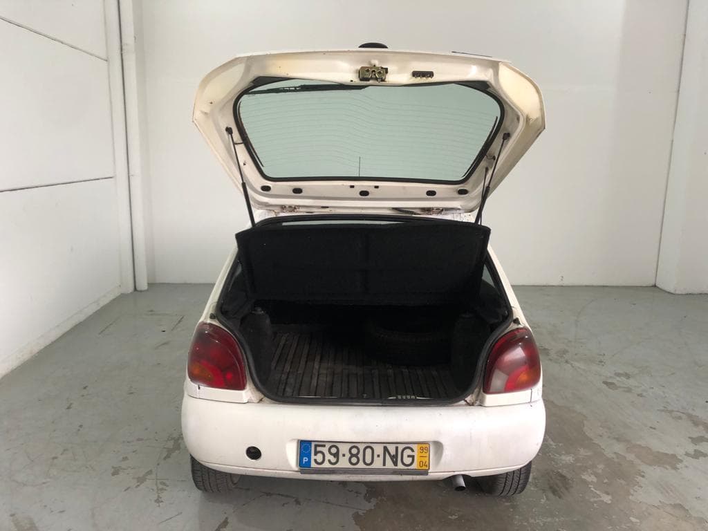 Ford Fiesta Van 1.8 · Ano 1999 — imagem 9