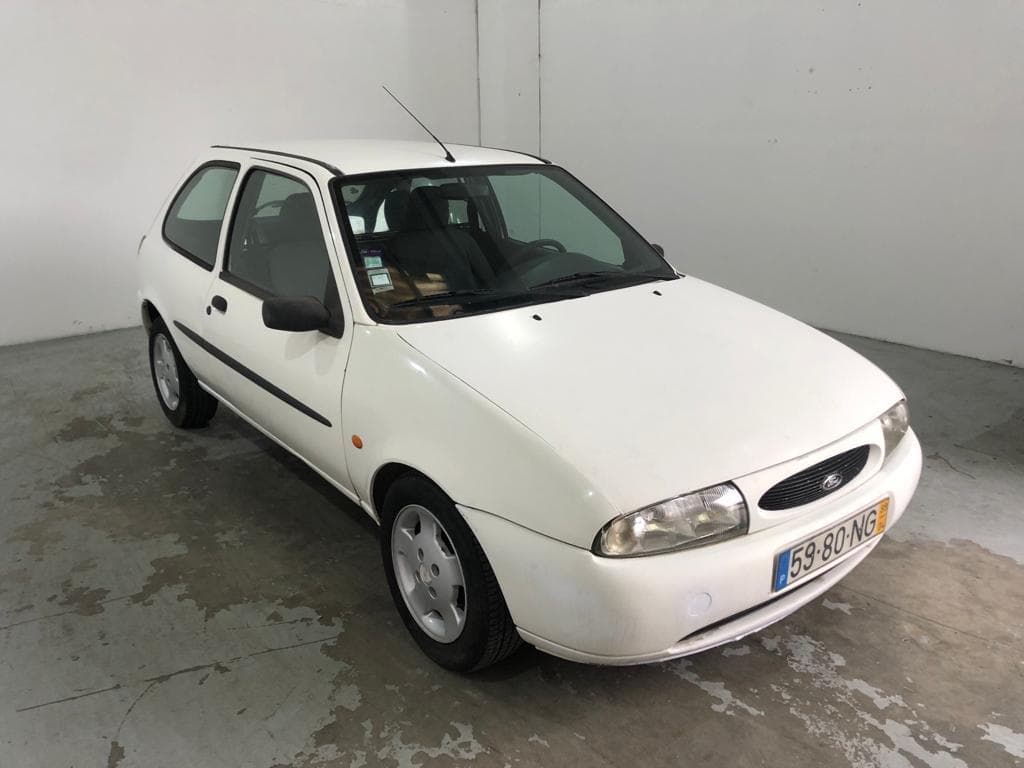 Ford Fiesta Van 1.8 · Ano 1999