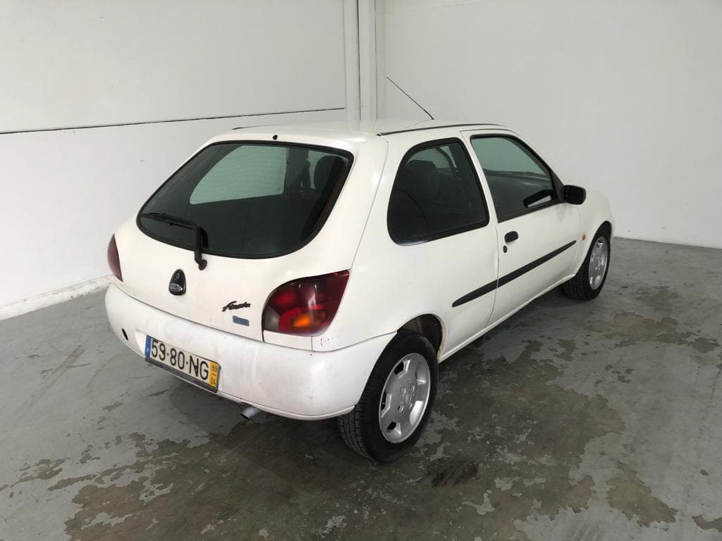 Ford Fiesta Van 1.8 · Ano 1999 — imagem 7