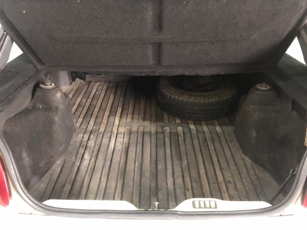 Ford Fiesta Van 1.8 · Ano 1999 — imagem 10