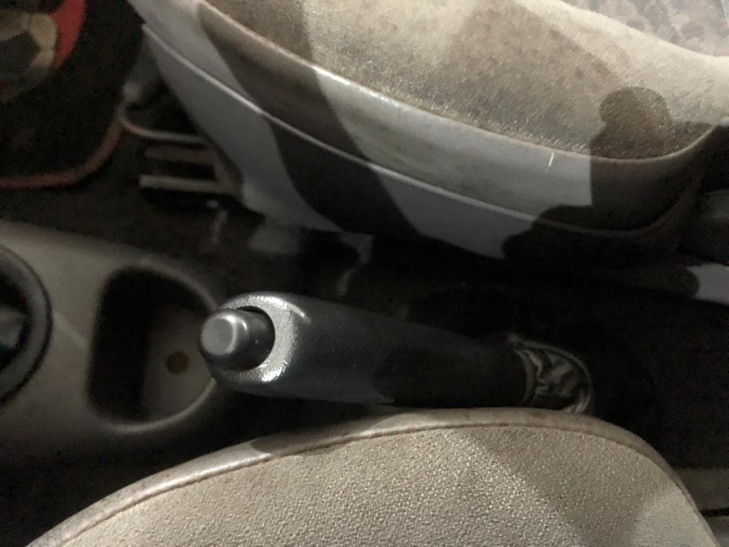 Ford Fiesta Van 1.8 · Ano 1999 — imagem 26
