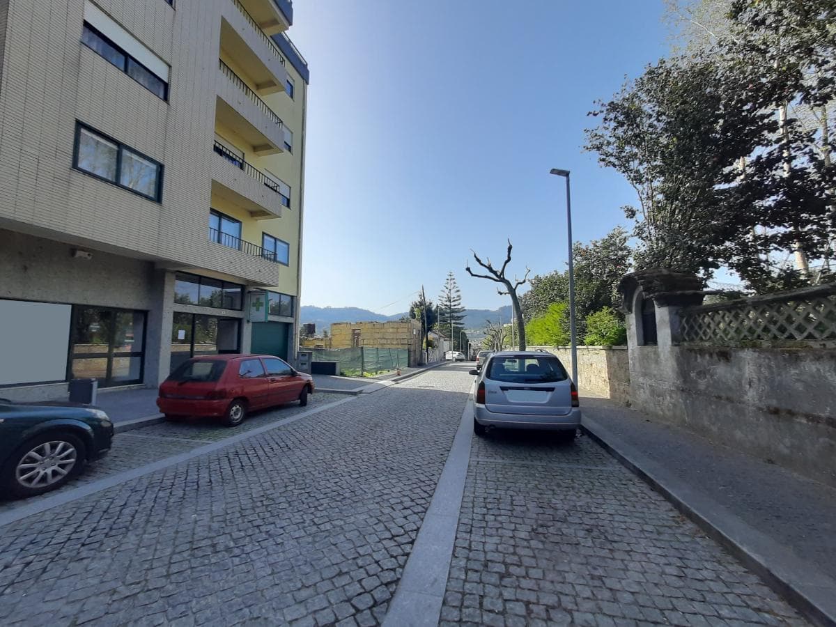 LEILÃO SUSPENSO · Apartamento T4  + Garagem · Vila das Aves — imagen 4