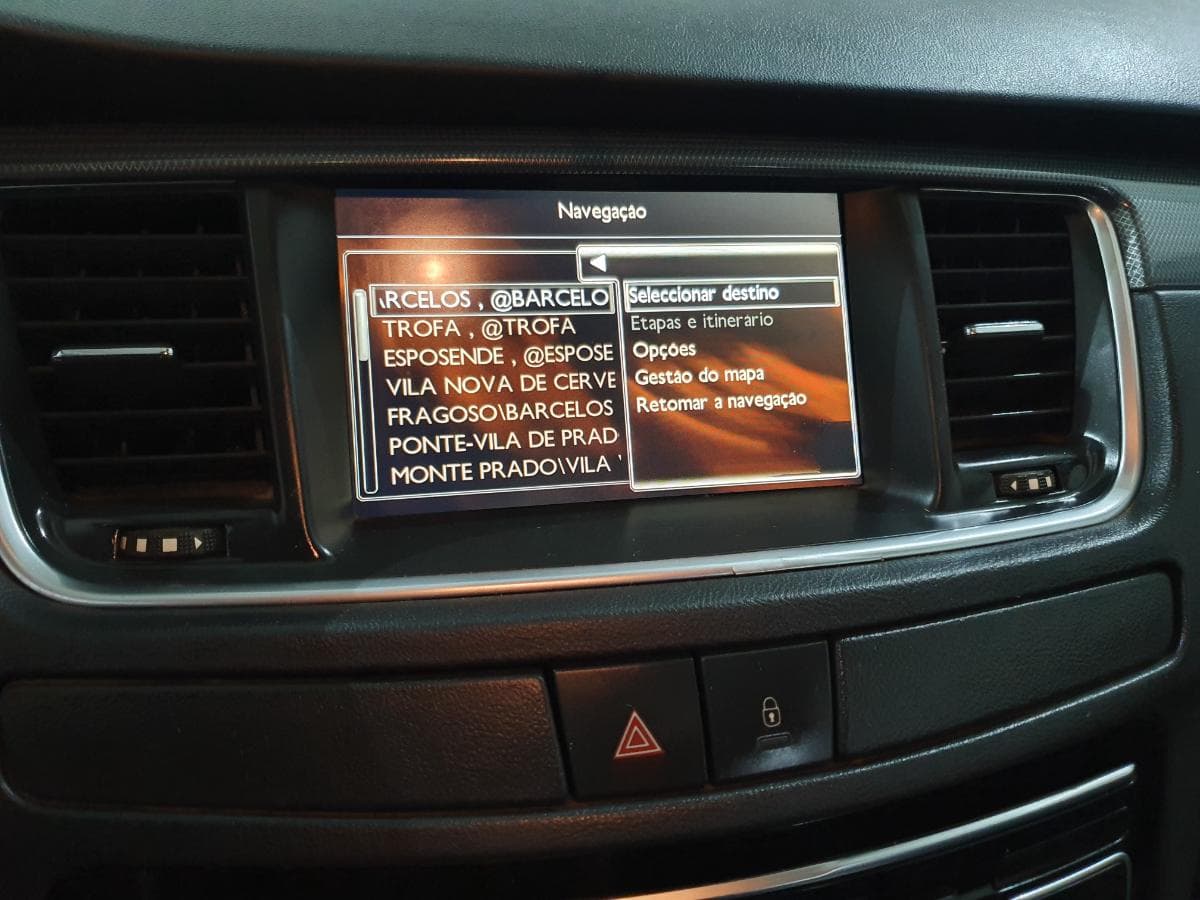 Peugeot 508 SW 1.6 HDI · Ano 2013 — image 38
