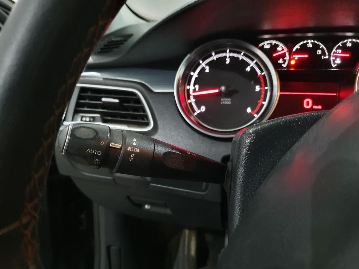 Peugeot 508 SW 1.6 HDI · Ano 2013 — image 42