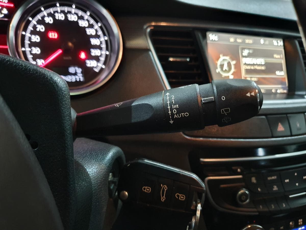 Peugeot 508 SW 1.6 HDI · Ano 2013 — image 45