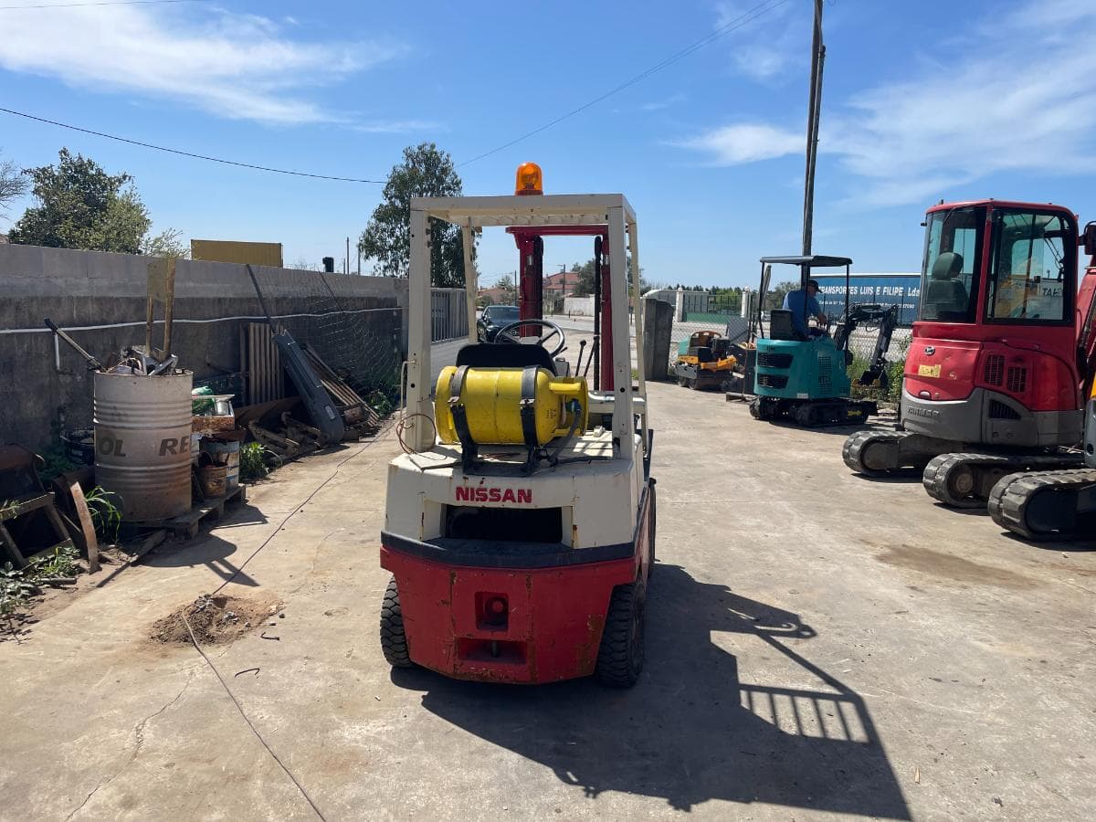 Empilhador Nissan 1500kg — imagem 4
