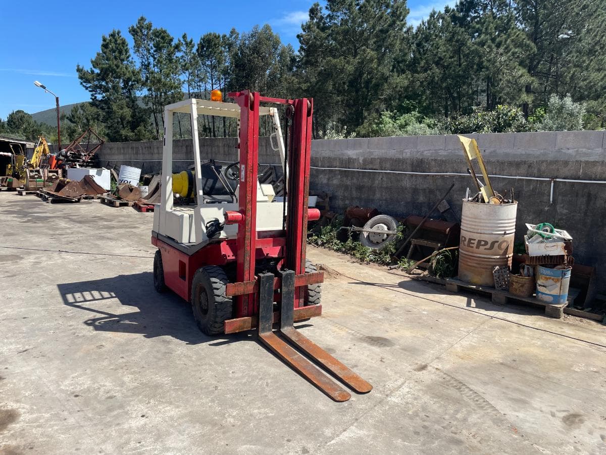 Empilhador Nissan 1500kg