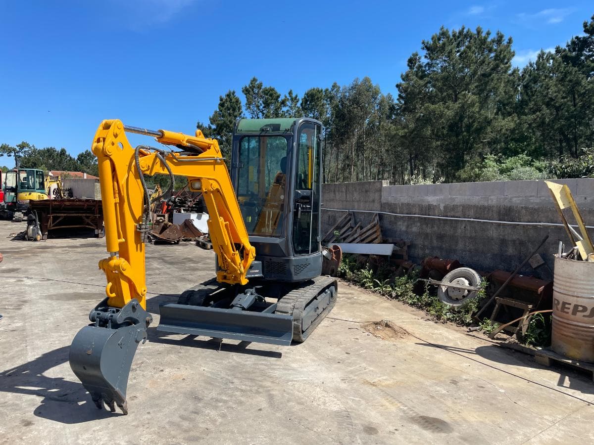 Mini Giratória Yanmar VIO 25 — imagen 2