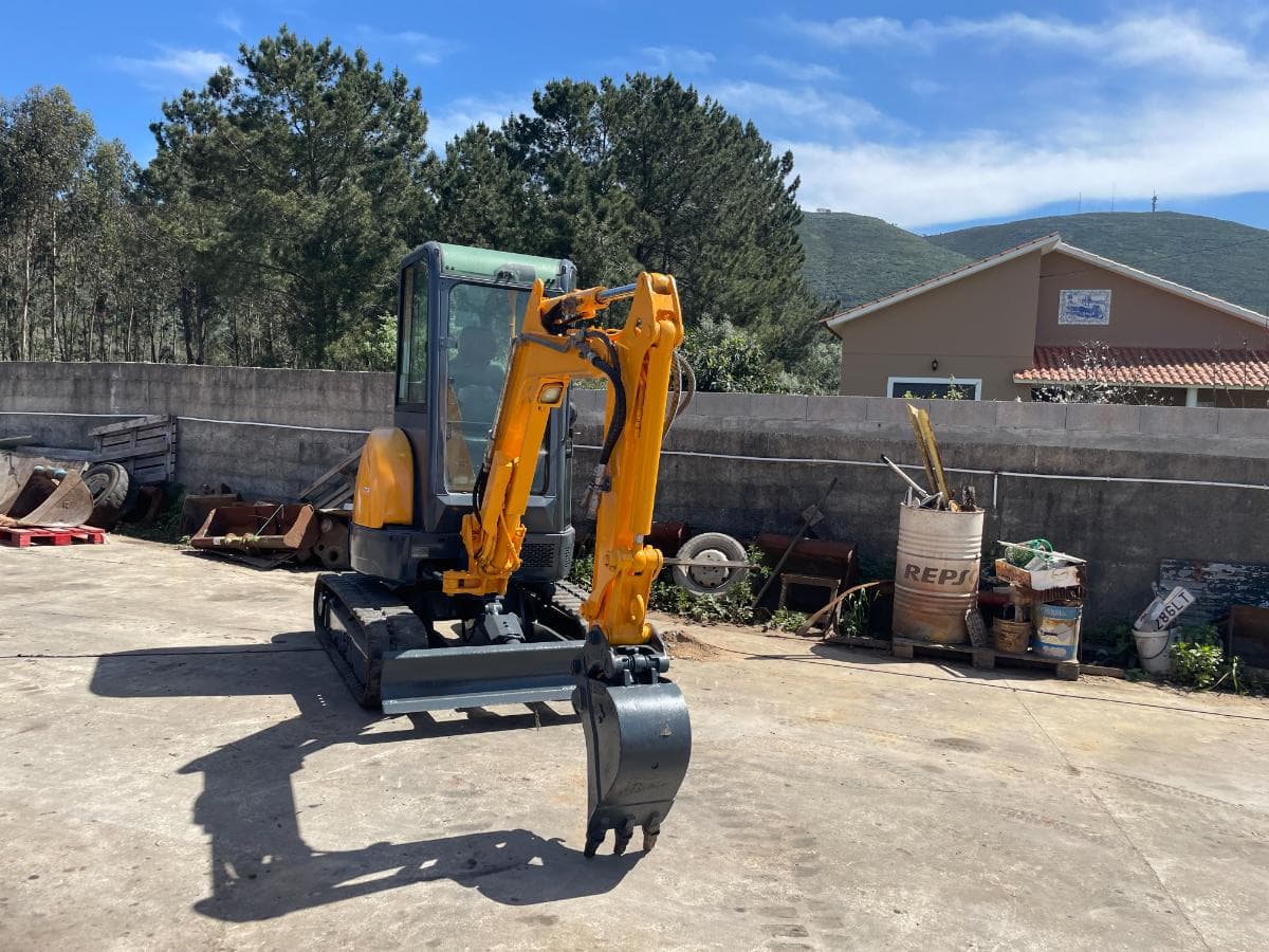 Mini Giratória Yanmar VIO 25 — imagen 3