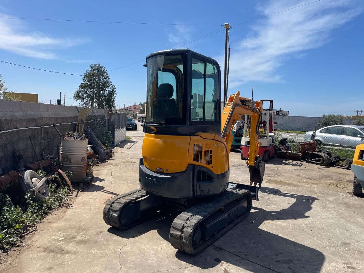 Mini Giratória Yanmar VIO 25 — imagen 4