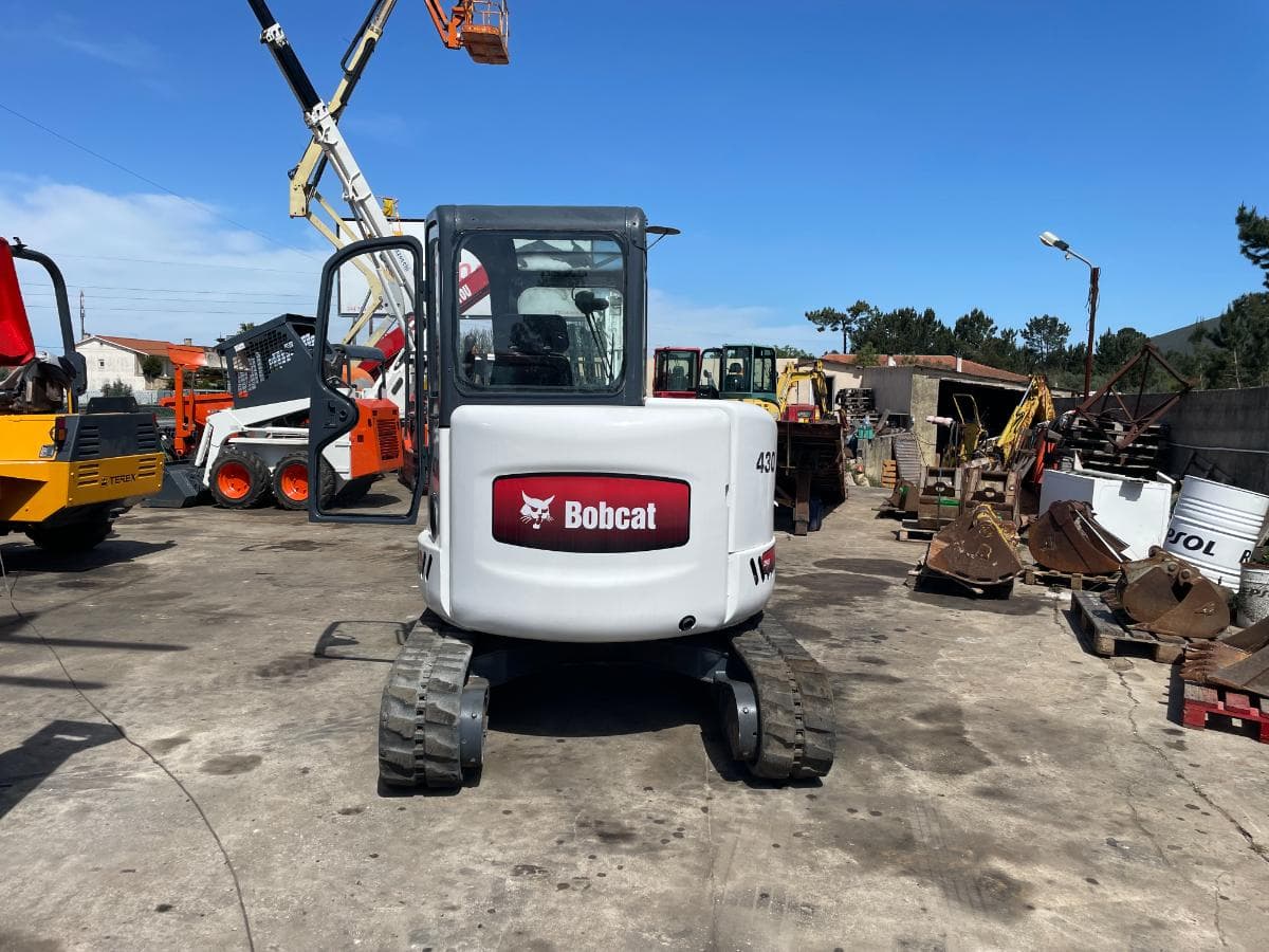 Mini Giratória Bobcat 430 — imagen 3