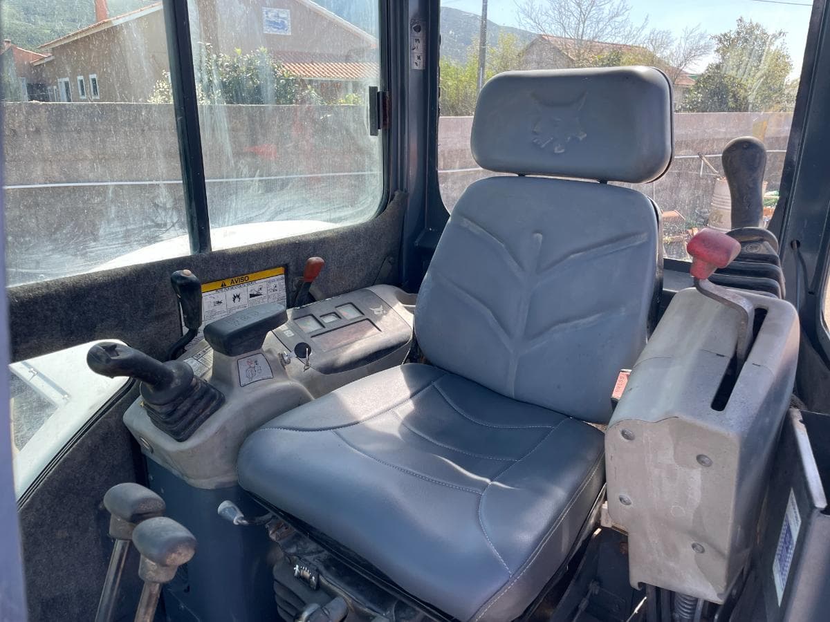Mini Giratória Bobcat 430 — imagen 5