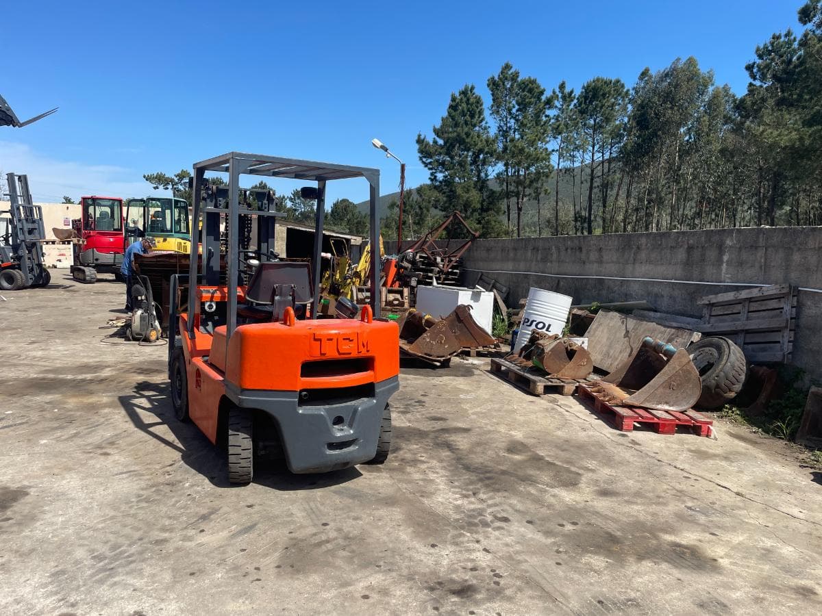 Empilhador TCM 2500Kg — imagen 3