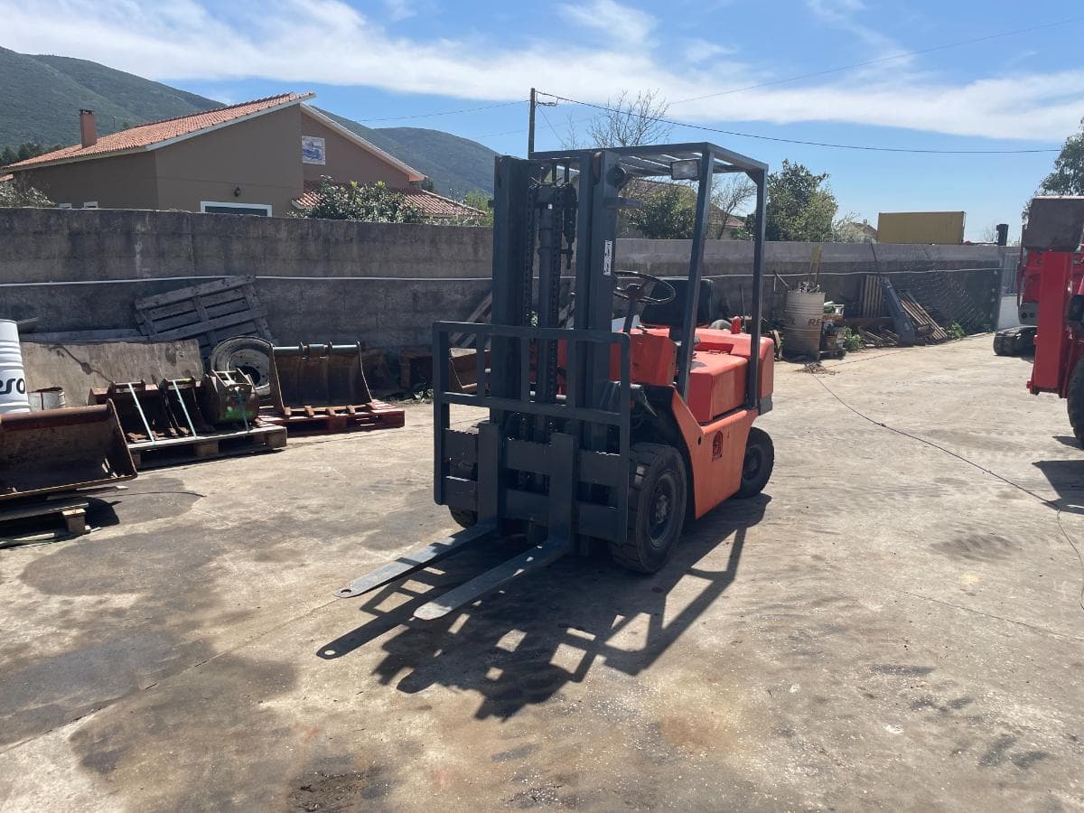Empilhador TCM 2500Kg — imagen 1
