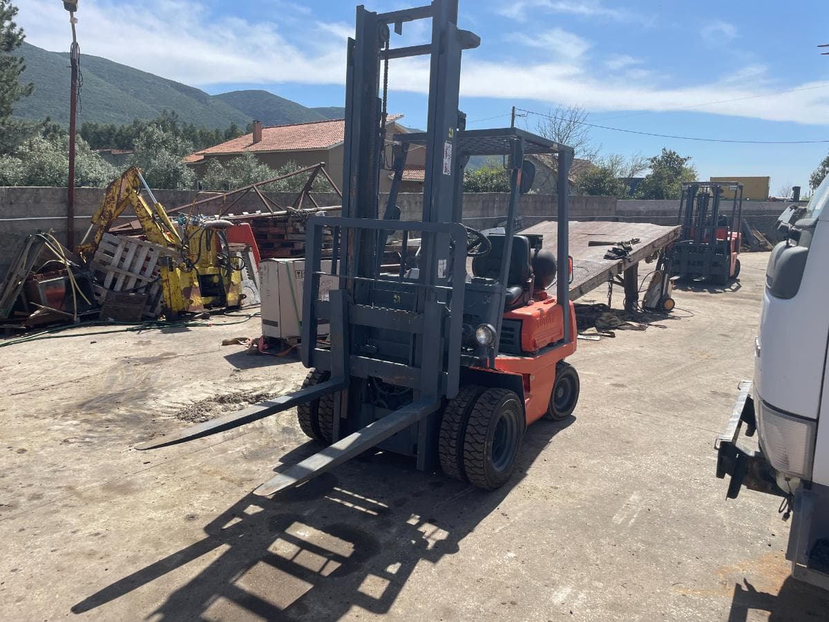 Empilhador Toyota 1500 KG