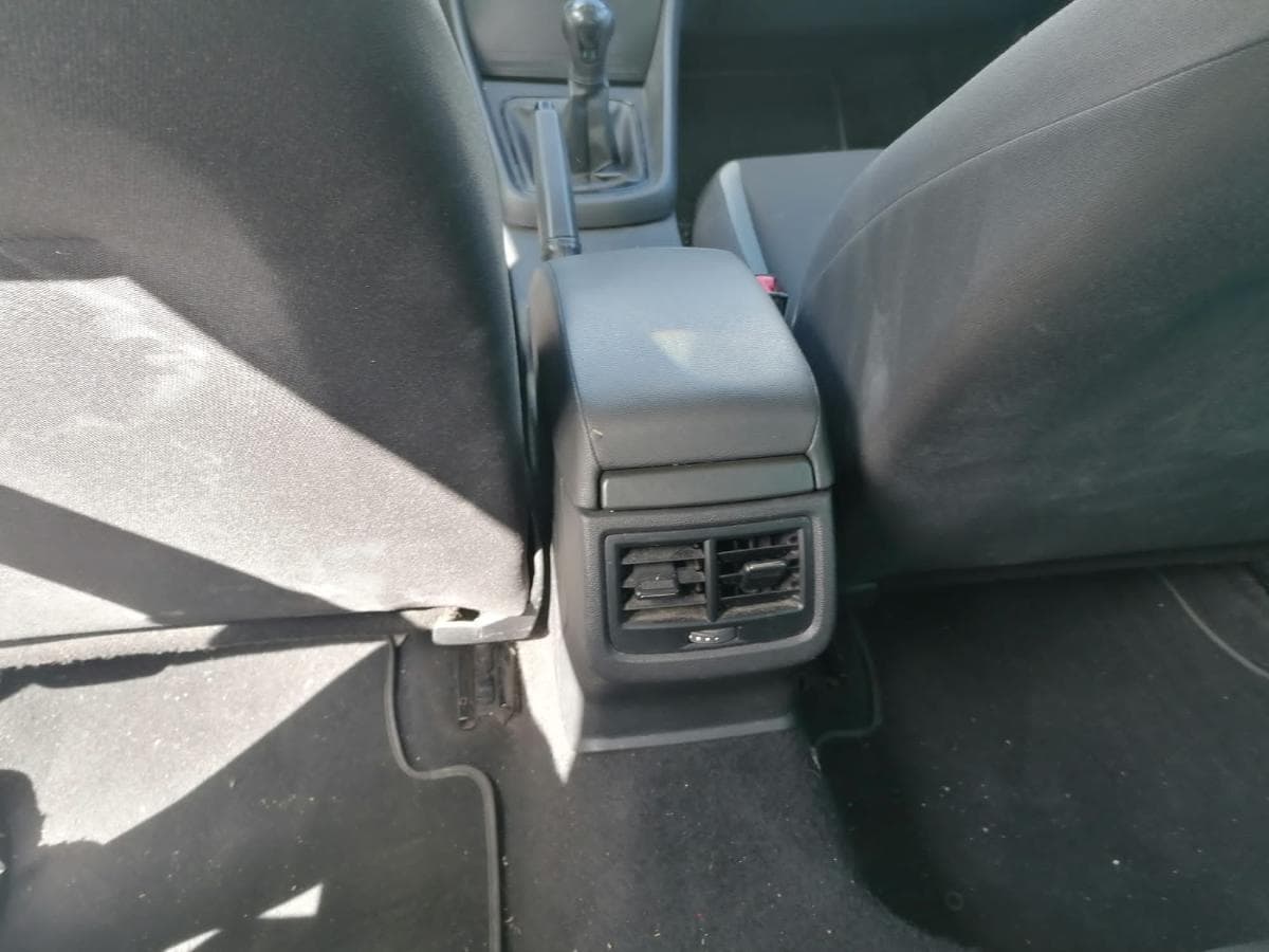 Seat Leon 1.6TDI · Ano 2013 — imagen 19