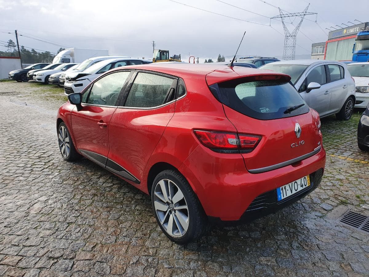 Renault Clio 1.5DCI · Ano 2015 — imagen 2
